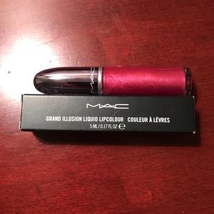 Mac Grand Illusion Liquid Lipcolor